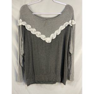 Red Lolly Large Gray White Lace LS Top